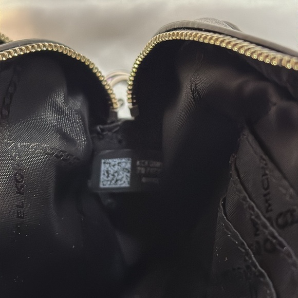 Michael Kors Crossbody Camera Style Bag - Picture 14 of 17